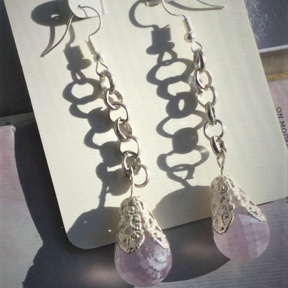 MariMeg Curio Closet Jewelry - SilverPlated Elegant FrostedPurple Dangle Earrings